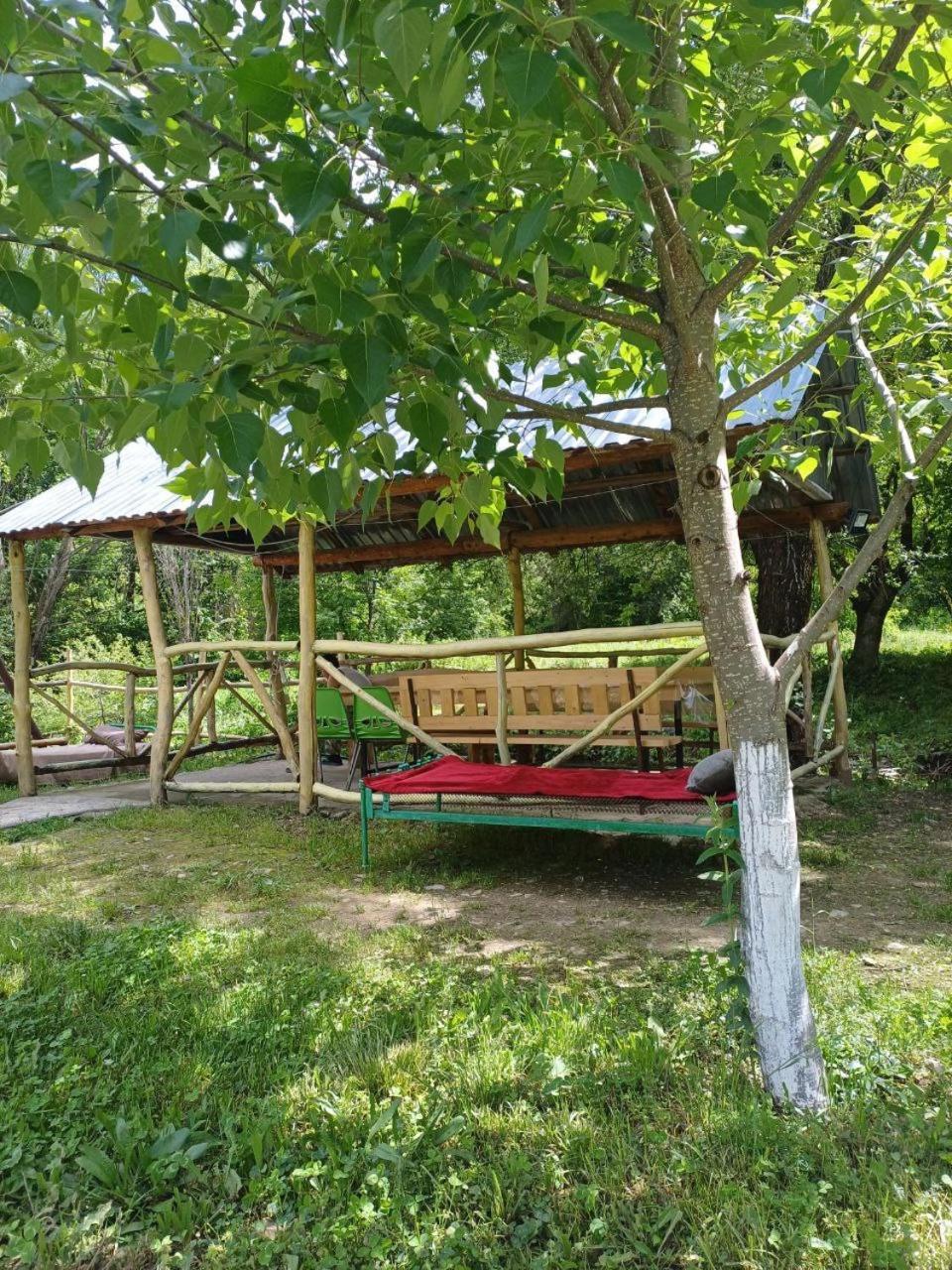 Basuta Guesthouse Kapan Exterior foto
